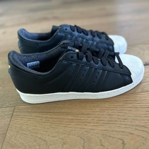 NEW. Adidas Originals Superstar 82 Black 2022 Men’s size: 10 GW1799  MSRP: $120
